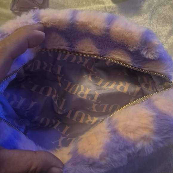 TRULY Coco Glow Body Serum Set - Picture 5 of 5